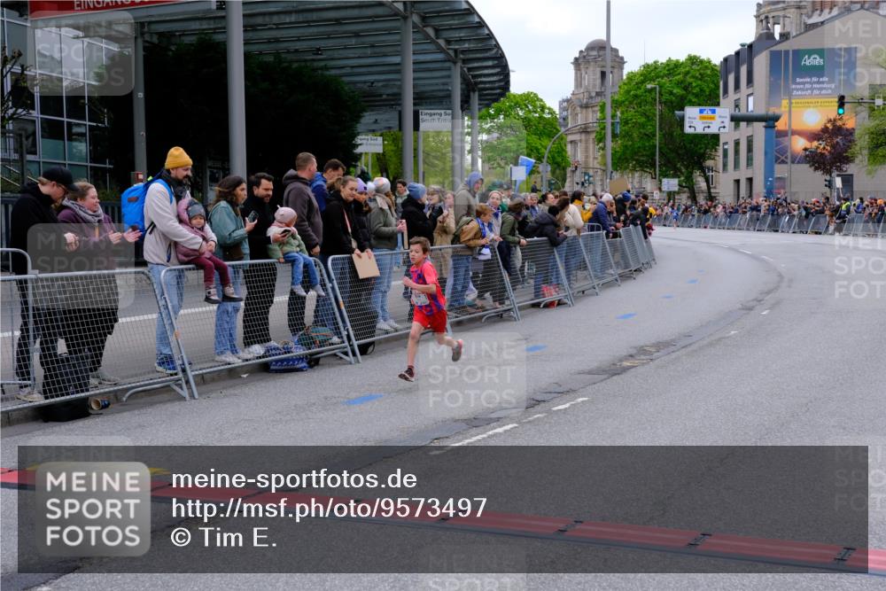 25.04.2026 - Das Zehntel Tim E. http://msf.ph/oto/9573497 25.04.2026 10:46:31 Ziel 5487, 6507 meine-sportfotos.de