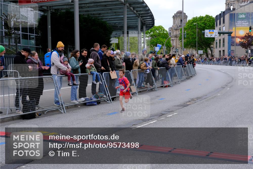 25.04.2026 - Das Zehntel Tim E. http://msf.ph/oto/9573498 25.04.2026 10:46:31 Ziel 5487, 6507 meine-sportfotos.de