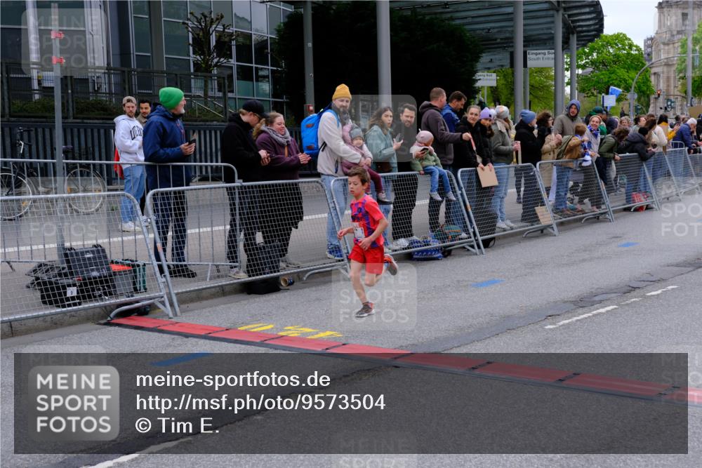 25.04.2026 - Das Zehntel Tim E. http://msf.ph/oto/9573504 25.04.2026 10:46:31 Ziel 5487, 6507 meine-sportfotos.de