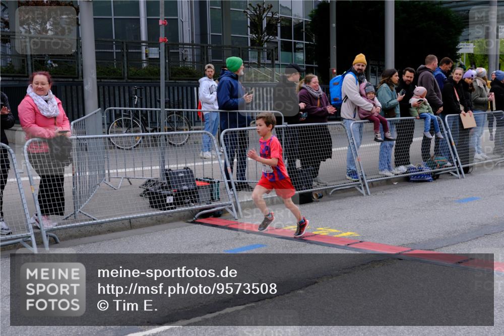 25.04.2026 - Das Zehntel Tim E. http://msf.ph/oto/9573508 25.04.2026 10:46:32 Ziel 5487, 6507 meine-sportfotos.de