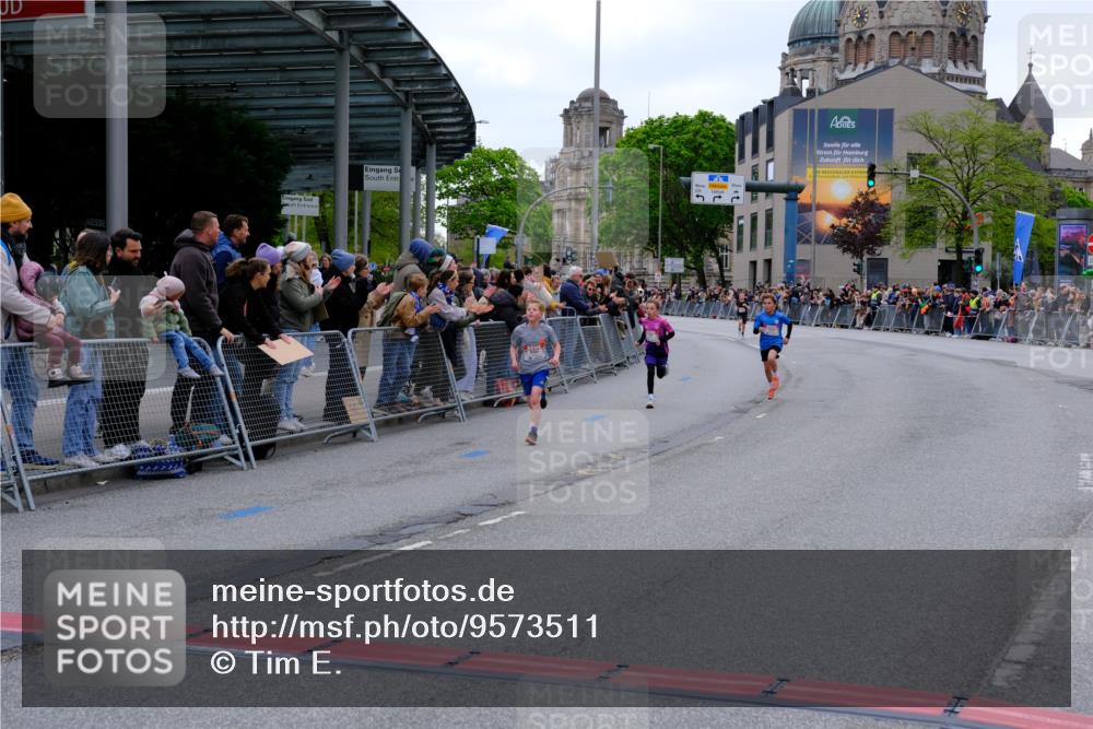 25.04.2026 - Das Zehntel Tim E. http://msf.ph/oto/9573511 25.04.2026 10:46:42 Ziel 6334, 6726, 6753 meine-sportfotos.de