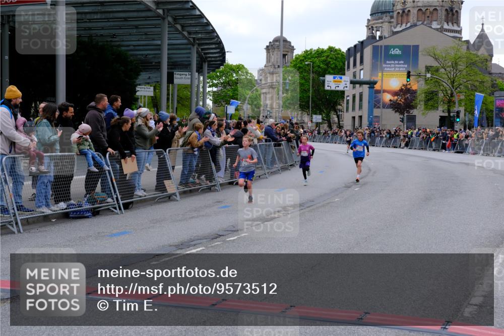 25.04.2026 - Das Zehntel Tim E. http://msf.ph/oto/9573512 25.04.2026 10:46:42 Ziel 6334, 6726, 6753 meine-sportfotos.de