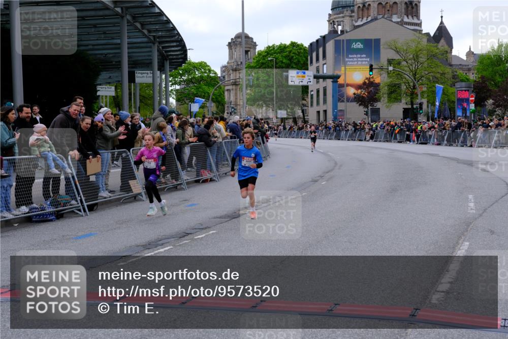25.04.2026 - Das Zehntel Tim E. http://msf.ph/oto/9573520 25.04.2026 10:46:44 Ziel 6334, 6726, 6753 meine-sportfotos.de