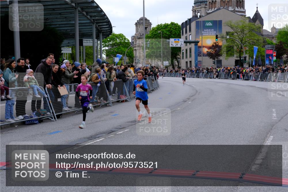 25.04.2026 - Das Zehntel Tim E. http://msf.ph/oto/9573521 25.04.2026 10:46:44 Ziel 6334, 6726, 6753 meine-sportfotos.de