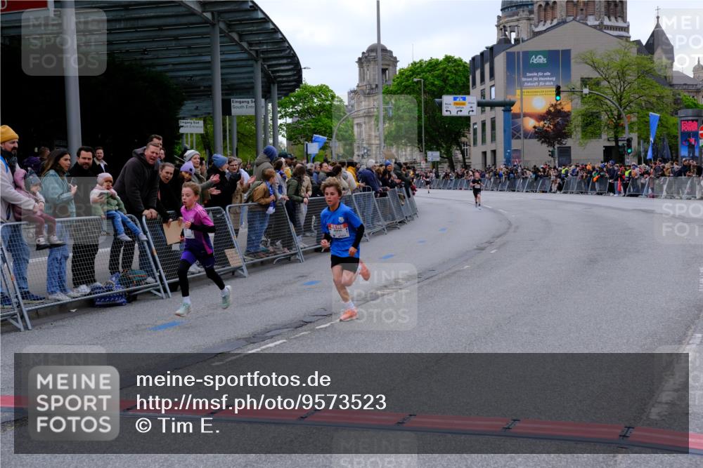 25.04.2026 - Das Zehntel Tim E. http://msf.ph/oto/9573523 25.04.2026 10:46:44 Ziel 6334, 6726, 6753 meine-sportfotos.de