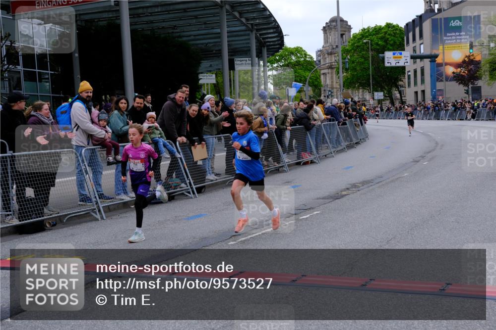 25.04.2026 - Das Zehntel Tim E. http://msf.ph/oto/9573527 25.04.2026 10:46:45 Ziel 6334, 6726, 6753 meine-sportfotos.de
