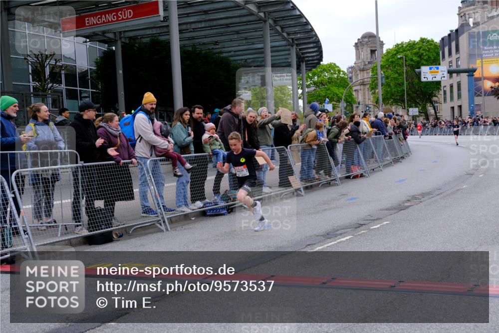 25.04.2026 - Das Zehntel Tim E. http://msf.ph/oto/9573537 25.04.2026 10:46:51 Ziel 6334, 6682, 6753 meine-sportfotos.de