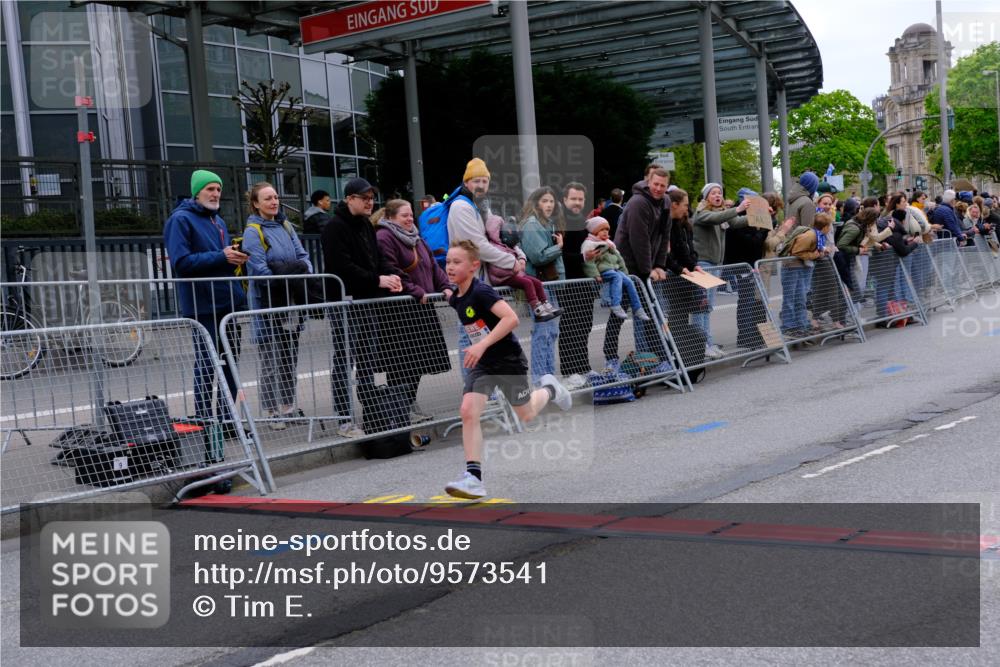 25.04.2026 - Das Zehntel Tim E. http://msf.ph/oto/9573541 25.04.2026 10:46:51 Ziel 6334, 6682, 6753 meine-sportfotos.de