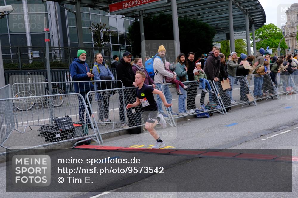 25.04.2026 - Das Zehntel Tim E. http://msf.ph/oto/9573542 25.04.2026 10:46:51 Ziel 6334, 6682, 6753 meine-sportfotos.de