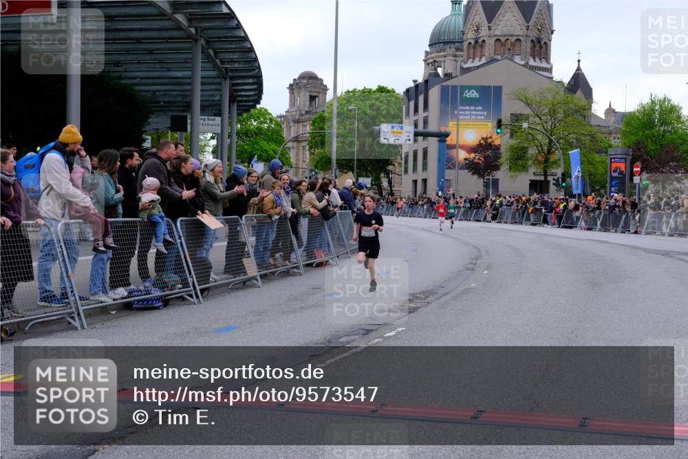 25.04.2026 - Das Zehntel Tim E. http://msf.ph/oto/9573547 25.04.2026 10:46:58 Ziel 5573, 6682 meine-sportfotos.de