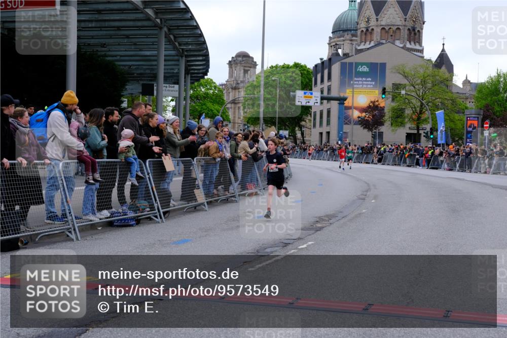 25.04.2026 - Das Zehntel Tim E. http://msf.ph/oto/9573549 25.04.2026 10:46:58 Ziel 5573, 6682 meine-sportfotos.de