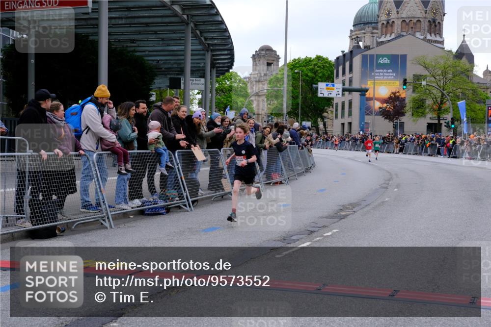 25.04.2026 - Das Zehntel Tim E. http://msf.ph/oto/9573552 25.04.2026 10:46:59 Ziel 5573 meine-sportfotos.de