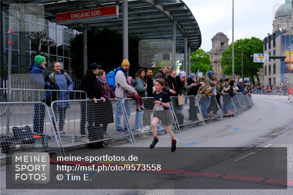 25.04.2026 - Das Zehntel Tim E. http://msf.ph/oto/9573558 25.04.2026 10:46:59 Ziel 5573 meine-sportfotos.de