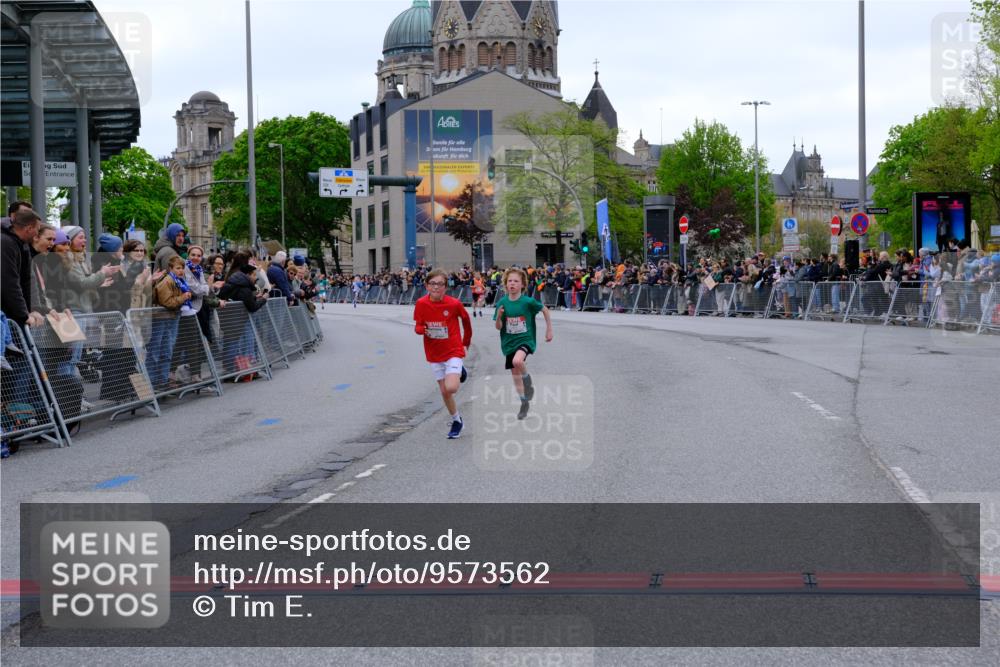 25.04.2026 - Das Zehntel Tim E. http://msf.ph/oto/9573562 25.04.2026 10:47:06 Ziel 5573, 6158, 7984 meine-sportfotos.de