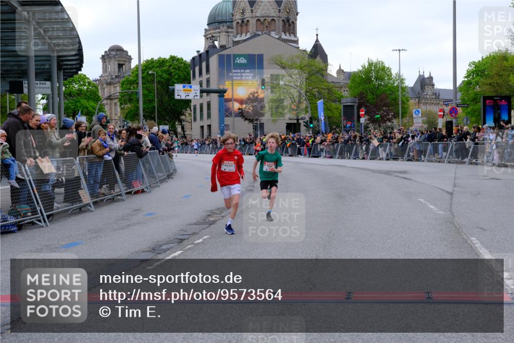25.04.2026 - Das Zehntel Tim E. http://msf.ph/oto/9573564 25.04.2026 10:47:06 Ziel 5573, 6158, 7984 meine-sportfotos.de