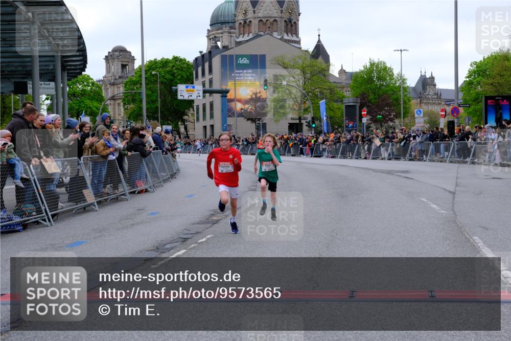 25.04.2026 - Das Zehntel Tim E. http://msf.ph/oto/9573565 25.04.2026 10:47:06 Ziel 5573, 6158, 7984 meine-sportfotos.de