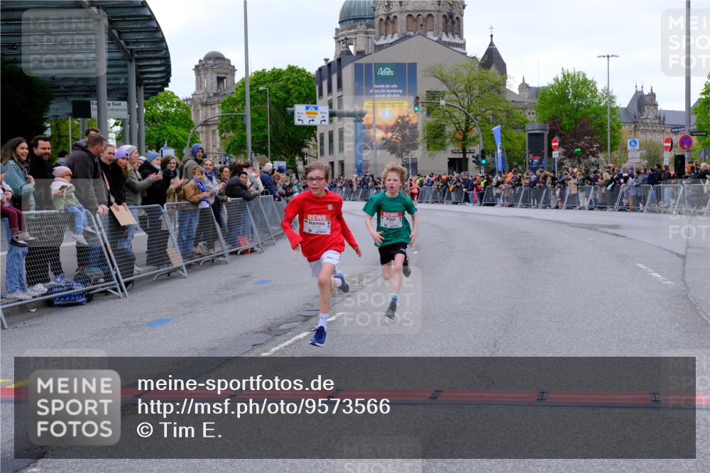 25.04.2026 - Das Zehntel Tim E. http://msf.ph/oto/9573566 25.04.2026 10:47:06 Ziel 5573, 6158, 7984 meine-sportfotos.de