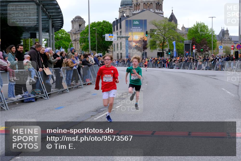 25.04.2026 - Das Zehntel Tim E. http://msf.ph/oto/9573567 25.04.2026 10:47:06 Ziel 5573, 6158, 7984 meine-sportfotos.de