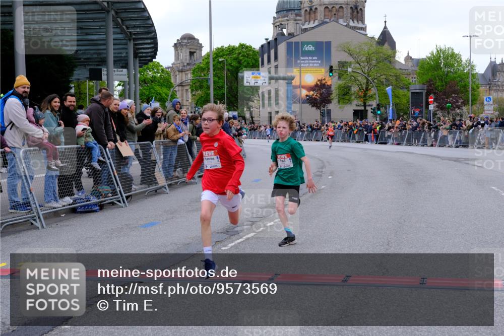 25.04.2026 - Das Zehntel Tim E. http://msf.ph/oto/9573569 25.04.2026 10:47:07 Ziel 6158, 7984 meine-sportfotos.de