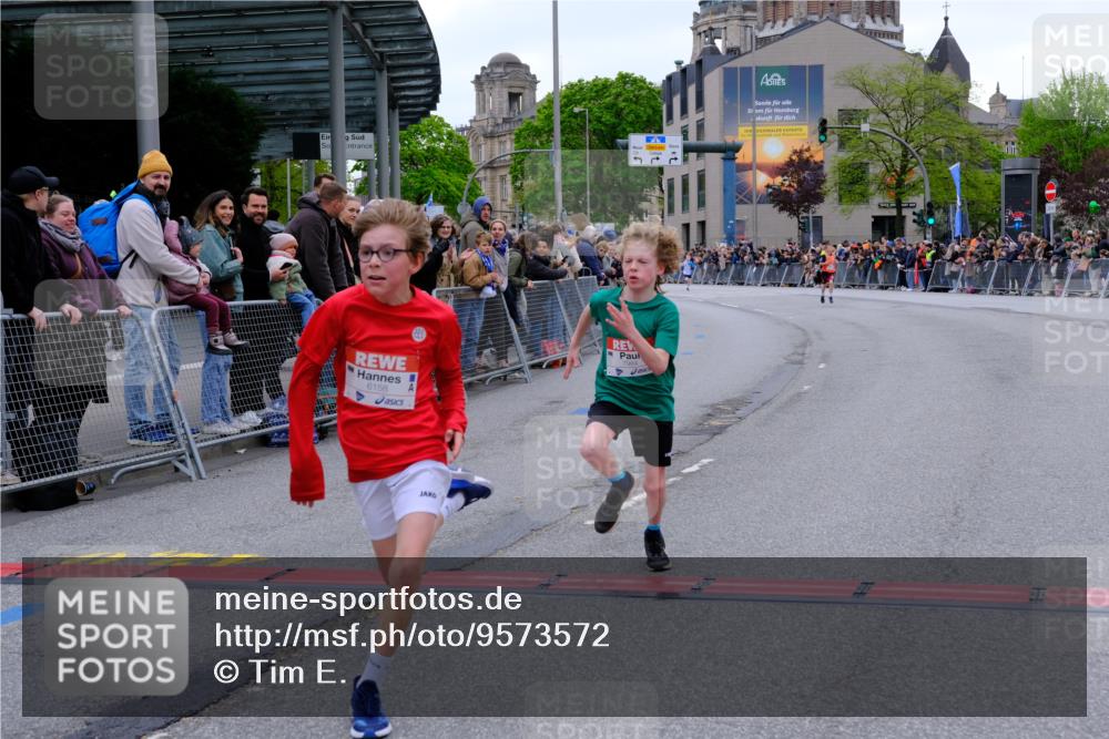25.04.2026 - Das Zehntel Tim E. http://msf.ph/oto/9573572 25.04.2026 10:47:07 Ziel 6158, 7984 meine-sportfotos.de
