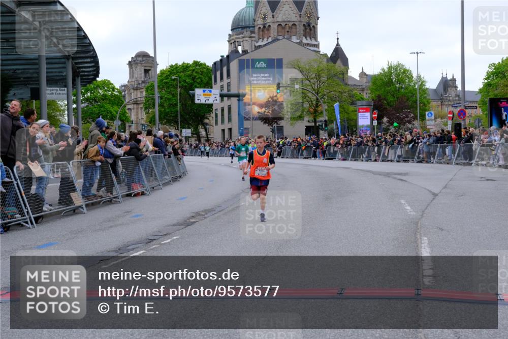 25.04.2026 - Das Zehntel Tim E. http://msf.ph/oto/9573577 25.04.2026 10:47:13 Ziel 6158, 7412, 7742, 7961, 7984 meine-sportfotos.de