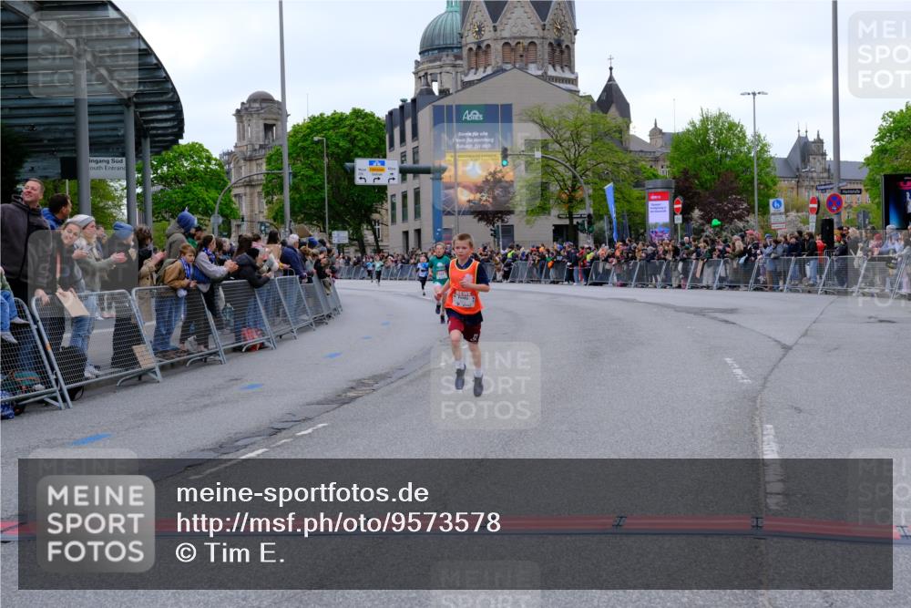 25.04.2026 - Das Zehntel Tim E. http://msf.ph/oto/9573578 25.04.2026 10:47:14 Ziel 7159, 7412, 7742, 7961 meine-sportfotos.de