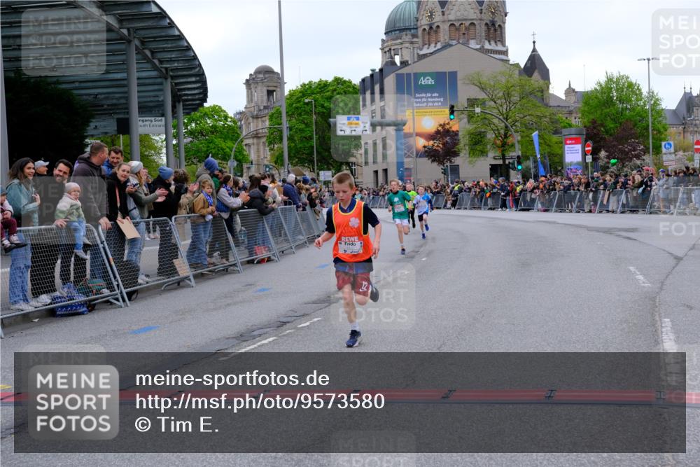 25.04.2026 - Das Zehntel Tim E. http://msf.ph/oto/9573580 25.04.2026 10:47:14 Ziel 7159, 7412, 7742, 7961 meine-sportfotos.de