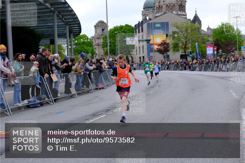 25.04.2026 - Das Zehntel Tim E. http://msf.ph/oto/9573582 25.04.2026 10:47:15 Ziel 7159, 7412, 7742, 7961 meine-sportfotos.de