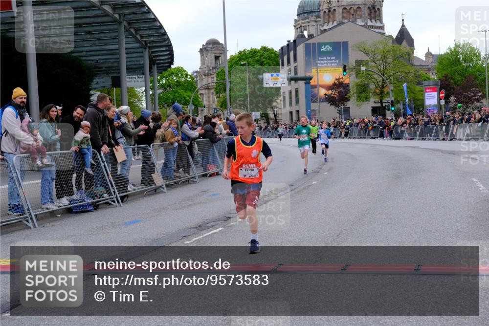 25.04.2026 - Das Zehntel Tim E. http://msf.ph/oto/9573583 25.04.2026 10:47:15 Ziel 7159, 7412, 7742, 7961 meine-sportfotos.de