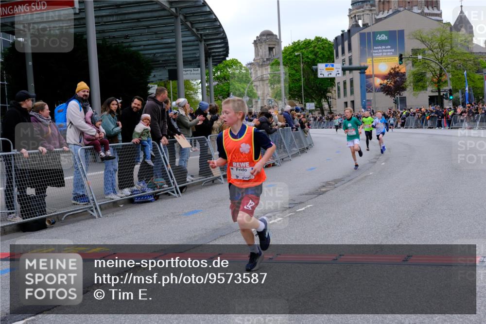 25.04.2026 - Das Zehntel Tim E. http://msf.ph/oto/9573587 25.04.2026 10:47:15 Ziel 7159, 7412, 7742, 7961 meine-sportfotos.de