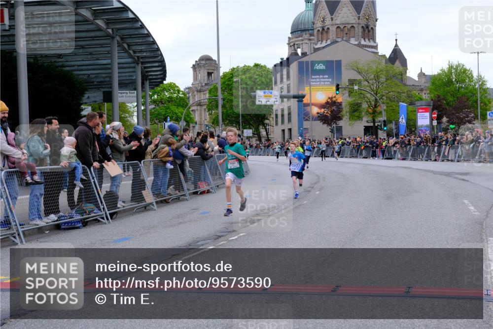 25.04.2026 - Das Zehntel Tim E. http://msf.ph/oto/9573590 25.04.2026 10:47:16 Ziel 7159, 7412, 7742, 7961 meine-sportfotos.de