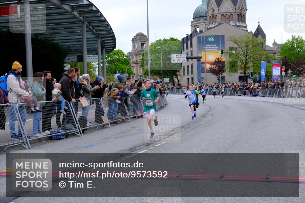 25.04.2026 - Das Zehntel Tim E. http://msf.ph/oto/9573592 25.04.2026 10:47:16 Ziel 7159, 7412, 7742, 7961 meine-sportfotos.de