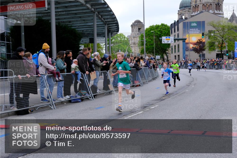 25.04.2026 - Das Zehntel Tim E. http://msf.ph/oto/9573597 25.04.2026 10:47:17 Ziel 7159, 7412, 7709, 7742, 7961 meine-sportfotos.de