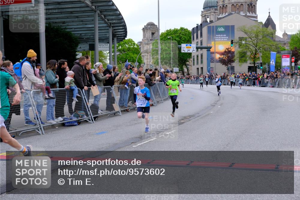 25.04.2026 - Das Zehntel Tim E. http://msf.ph/oto/9573602 25.04.2026 10:47:18 Ziel 7159, 7412, 7709, 7742, 7961 meine-sportfotos.de