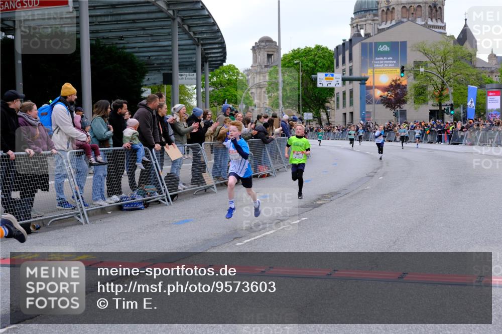 25.04.2026 - Das Zehntel Tim E. http://msf.ph/oto/9573603 25.04.2026 10:47:18 Ziel 7159, 7412, 7709, 7742, 7961 meine-sportfotos.de