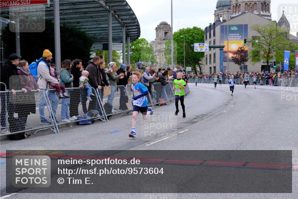 25.04.2026 - Das Zehntel Tim E. http://msf.ph/oto/9573604 25.04.2026 10:47:18 Ziel 7159, 7412, 7709, 7742, 7961 meine-sportfotos.de