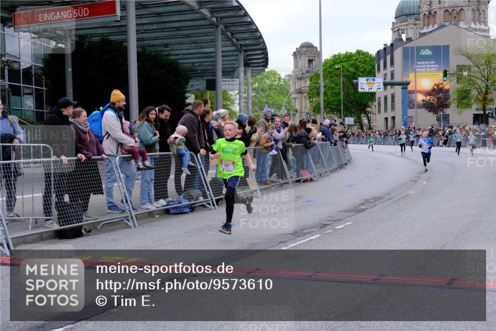 25.04.2026 - Das Zehntel Tim E. http://msf.ph/oto/9573610 25.04.2026 10:47:19 Ziel 7159, 7412, 7709, 7742, 7961 meine-sportfotos.de