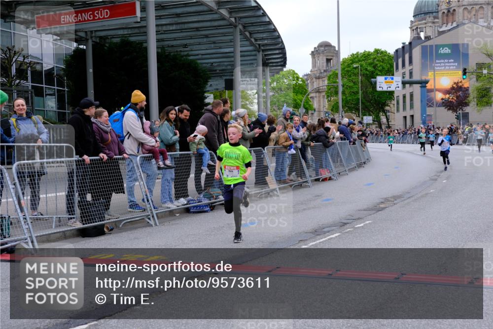 25.04.2026 - Das Zehntel Tim E. http://msf.ph/oto/9573611 25.04.2026 10:47:19 Ziel 7159, 7412, 7709, 7742, 7961 meine-sportfotos.de