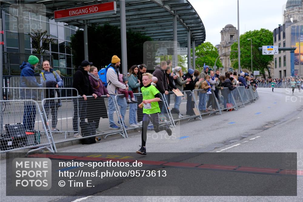 25.04.2026 - Das Zehntel Tim E. http://msf.ph/oto/9573613 25.04.2026 10:47:19 Ziel 7159, 7412, 7709, 7742, 7961 meine-sportfotos.de