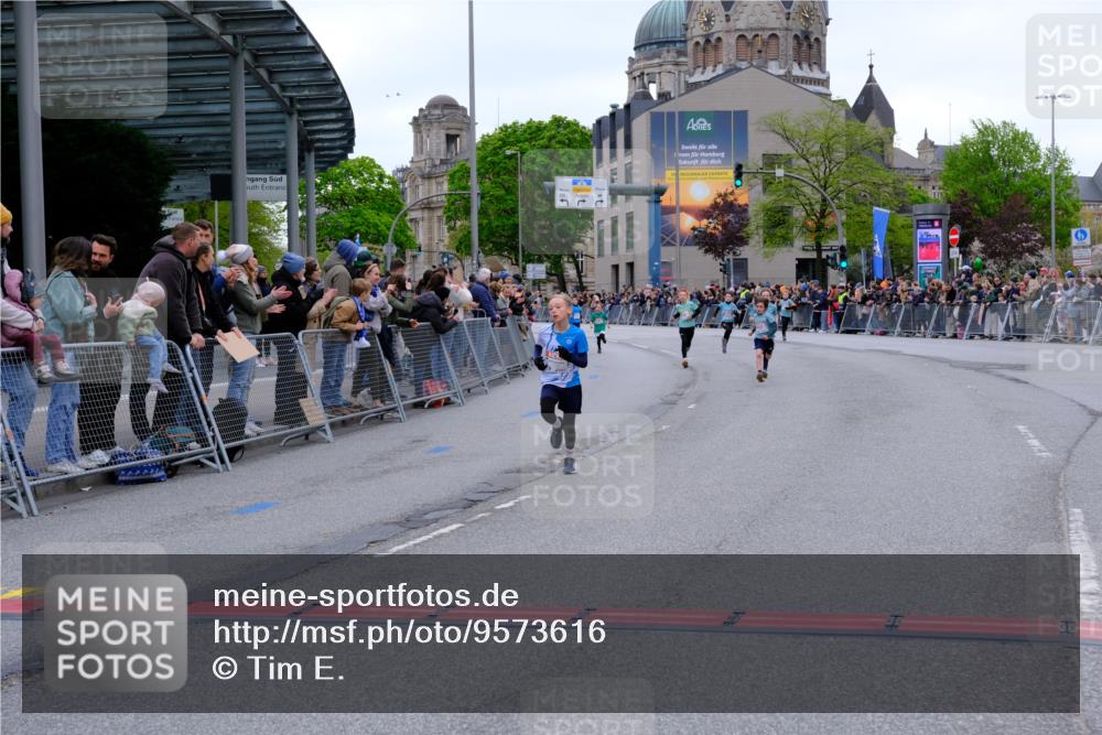 25.04.2026 - Das Zehntel Tim E. http://msf.ph/oto/9573616 25.04.2026 10:47:22 Ziel 6062, 6956, 7159, 7496, 7612, 7709, 7742, 7961 meine-sportfotos.de