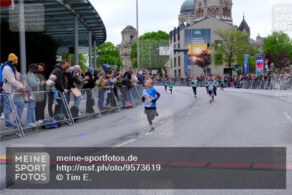 25.04.2026 - Das Zehntel Tim E. http://msf.ph/oto/9573619 25.04.2026 10:47:22 Ziel 6062, 6956, 7159, 7496, 7612, 7709, 7742, 7961 meine-sportfotos.de