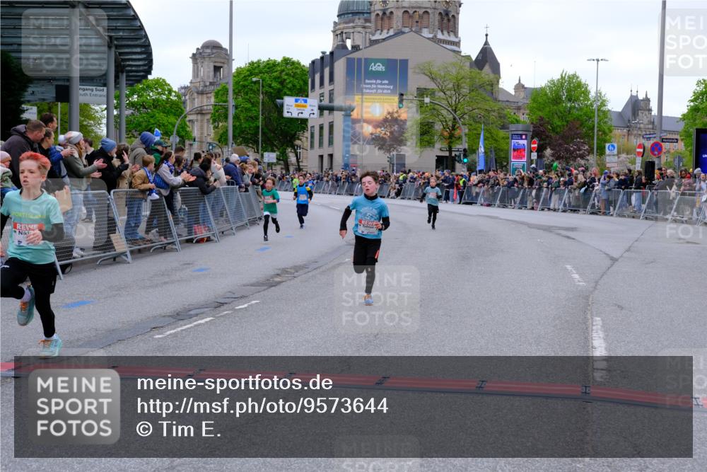 25.04.2026 - Das Zehntel Tim E. http://msf.ph/oto/9573644 25.04.2026 10:47:27 Ziel 6062, 6103, 6956, 7496, 7539, 7612, 7709, 7891 meine-sportfotos.de