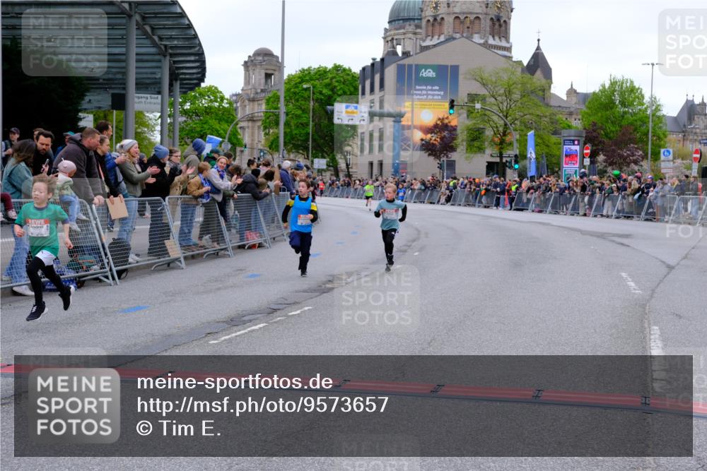 25.04.2026 - Das Zehntel Tim E. http://msf.ph/oto/9573657 25.04.2026 10:47:30 Ziel 6062, 6103, 6956, 7496, 7539, 7612, 7891 meine-sportfotos.de