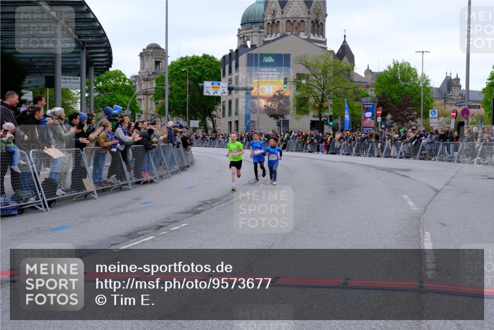 25.04.2026 - Das Zehntel Tim E. http://msf.ph/oto/9573677 25.04.2026 10:47:37 Ziel 5295, 6103, 6324, 6329, 7539 meine-sportfotos.de