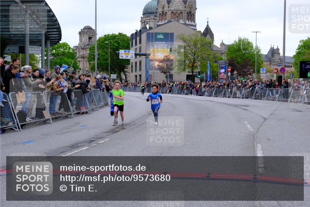 25.04.2026 - Das Zehntel Tim E. http://msf.ph/oto/9573680 25.04.2026 10:47:38 Ziel 5295, 6324, 6329, 7539 meine-sportfotos.de