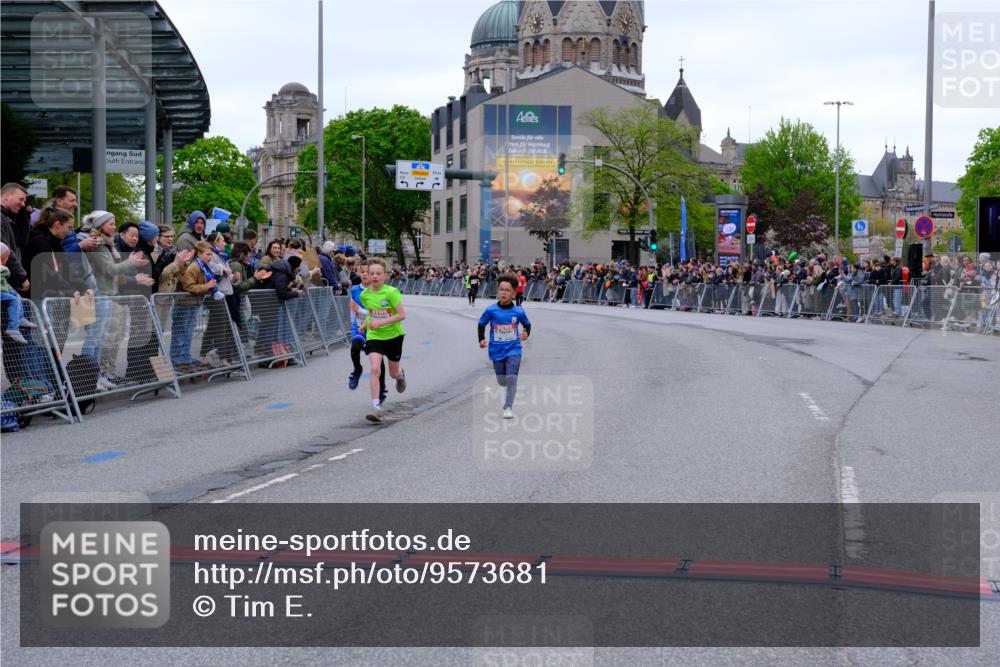 25.04.2026 - Das Zehntel Tim E. http://msf.ph/oto/9573681 25.04.2026 10:47:38 Ziel 5295, 6324, 6329, 7539 meine-sportfotos.de
