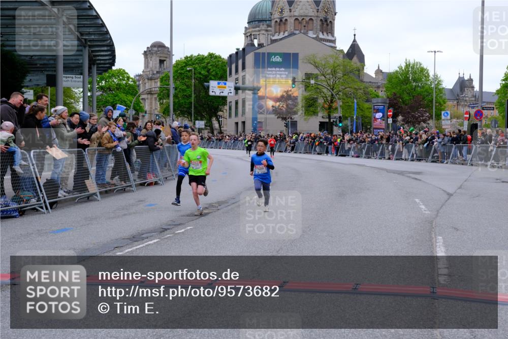 25.04.2026 - Das Zehntel Tim E. http://msf.ph/oto/9573682 25.04.2026 10:47:38 Ziel 5295, 6324, 6329, 7539 meine-sportfotos.de