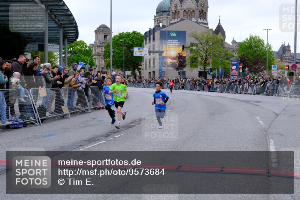25.04.2026 - Das Zehntel Tim E. http://msf.ph/oto/9573684 25.04.2026 10:47:39 Ziel 5295, 6324, 6329 meine-sportfotos.de