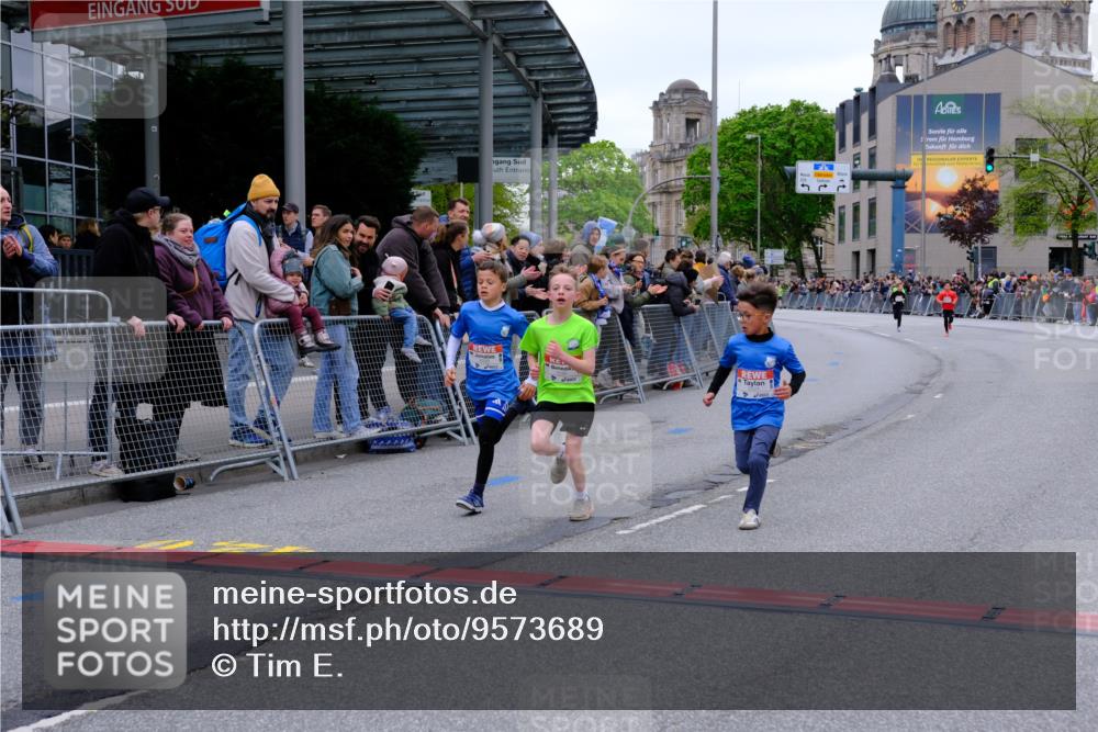25.04.2026 - Das Zehntel Tim E. http://msf.ph/oto/9573689 25.04.2026 10:47:39 Ziel 5295, 6324, 6329 meine-sportfotos.de