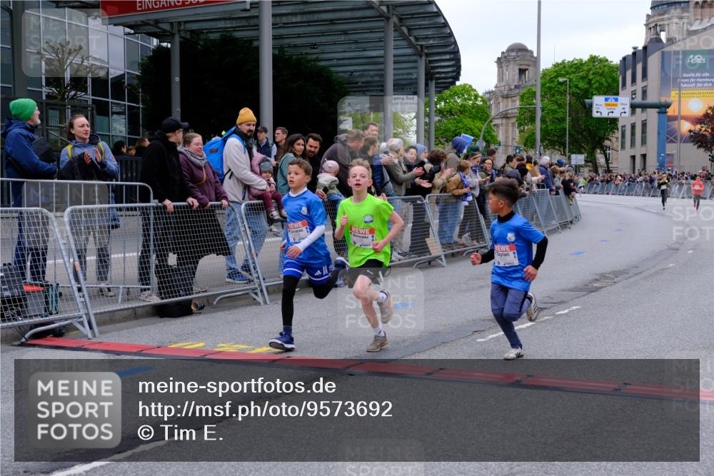 25.04.2026 - Das Zehntel Tim E. http://msf.ph/oto/9573692 25.04.2026 10:47:40 Ziel 5295, 6324, 6329 meine-sportfotos.de